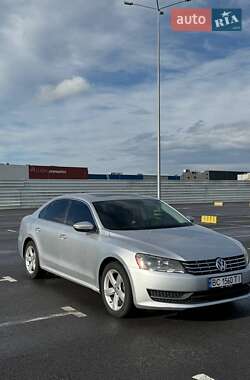 Седан Volkswagen Passat 2012 в Львове
