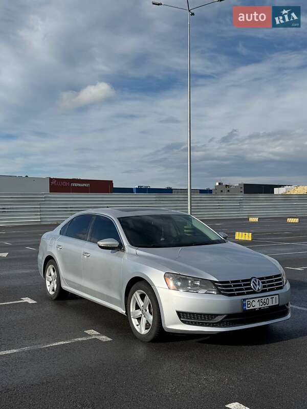 Седан Volkswagen Passat 2012 в Львове