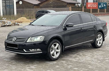 Седан Volkswagen Passat 2011 в Житомире