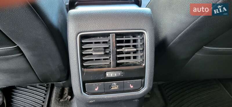 Седан Volkswagen Passat 2016 в Кропивницком