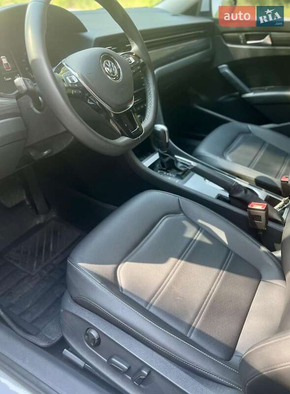 Седан Volkswagen Passat 2021 в Кременчуге