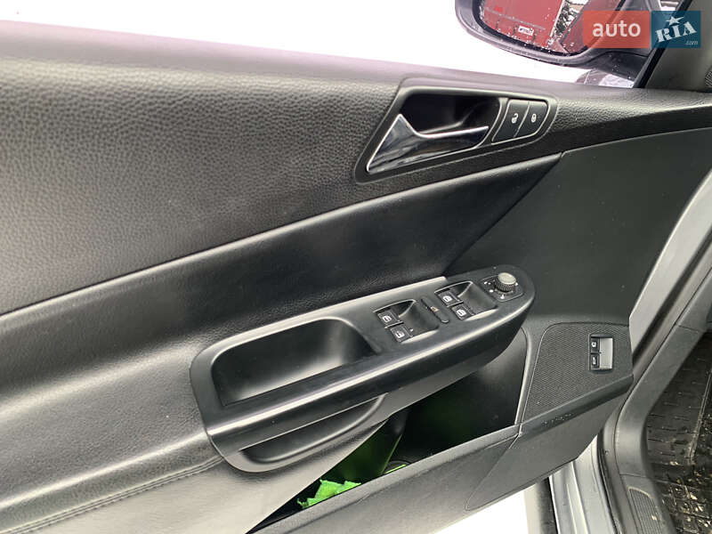 Седан Volkswagen Passat 2008 в Самборе