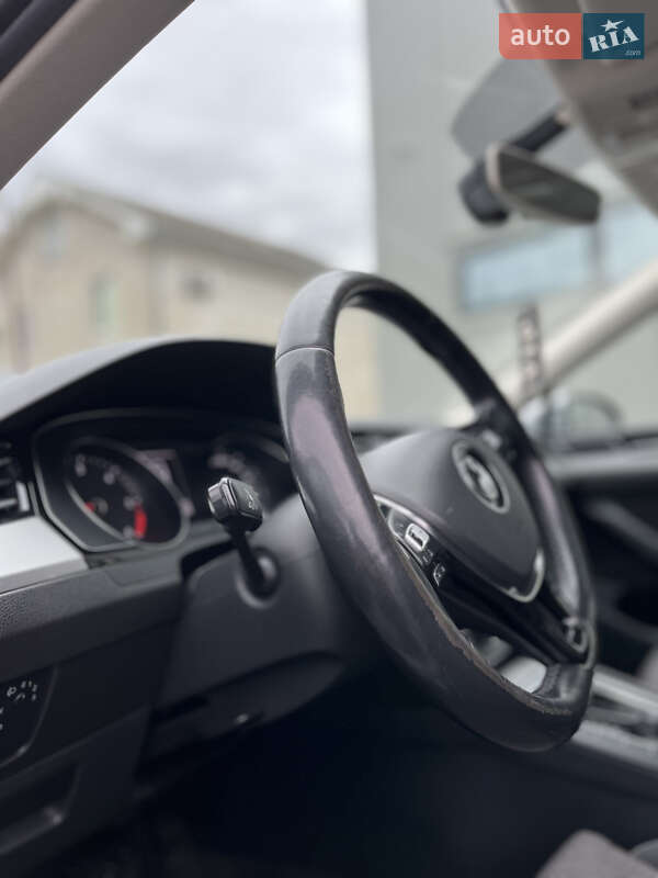 Универсал Volkswagen Passat 2014 в Золочеве