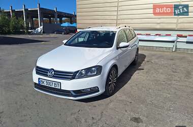 Универсал Volkswagen Passat 2013 в Ровно