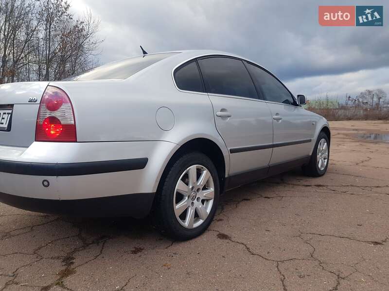 Седан Volkswagen Passat 2001 в Мене