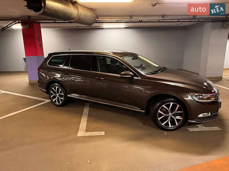 Универсал Volkswagen Passat 2018 в Киеве