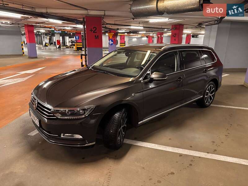 Универсал Volkswagen Passat 2018 в Киеве