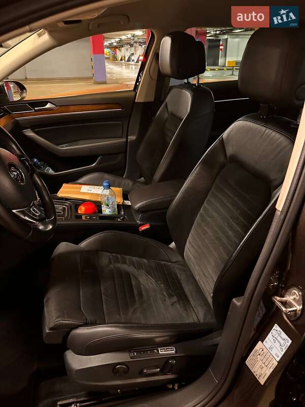 Универсал Volkswagen Passat 2018 в Киеве