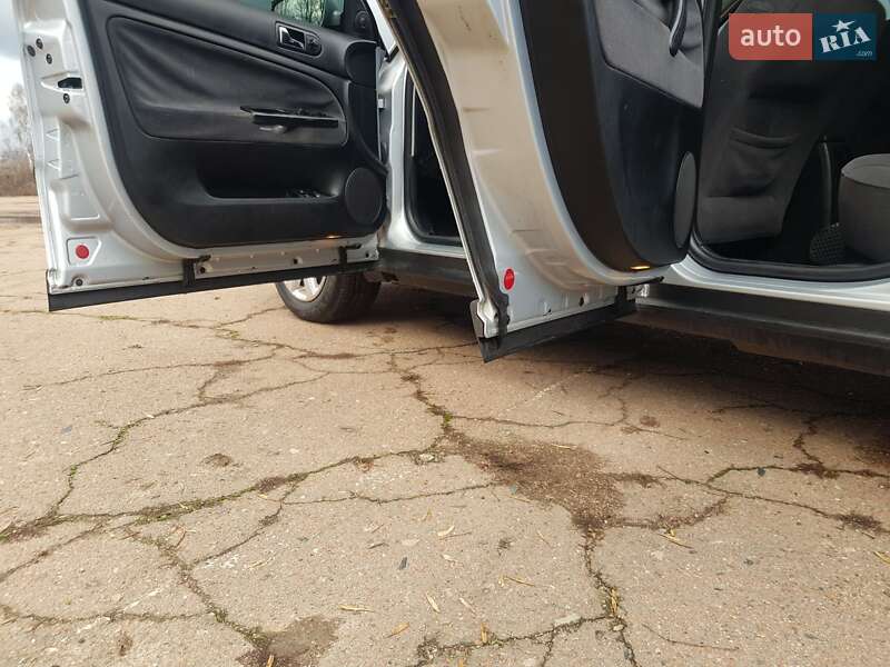 Седан Volkswagen Passat 2001 в Мене