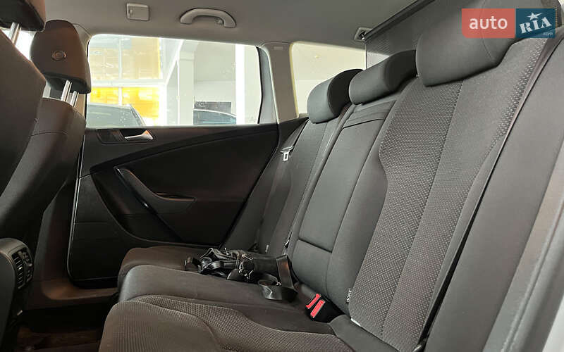 Универсал Volkswagen Passat 2010 в Шептицькому