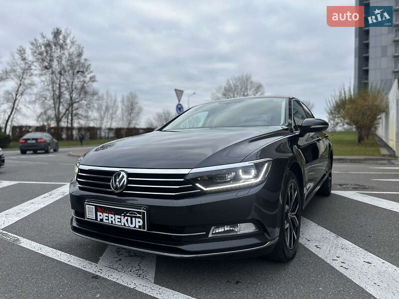 Седан Volkswagen Passat 2018 в Киеве