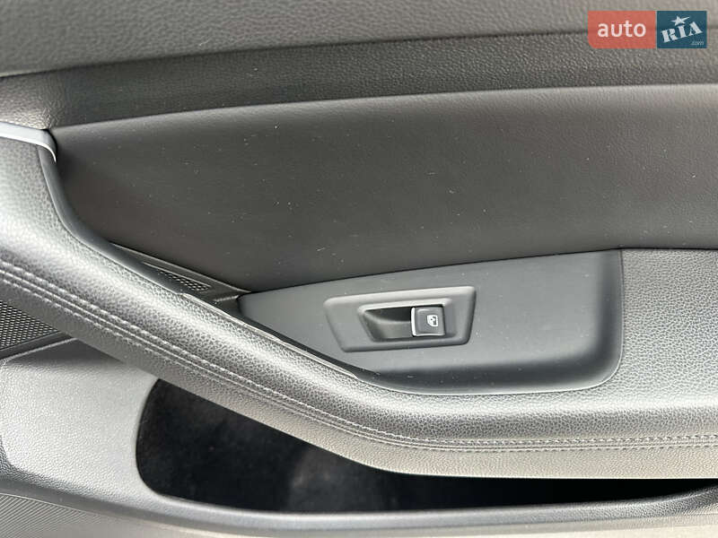 Седан Volkswagen Passat 2018 в Киеве