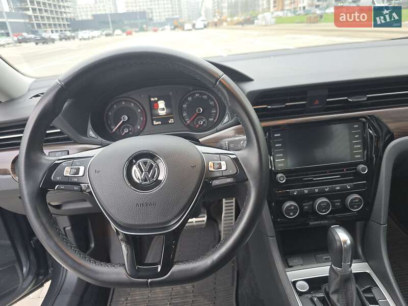 Седан Volkswagen Passat 2020 в Києві