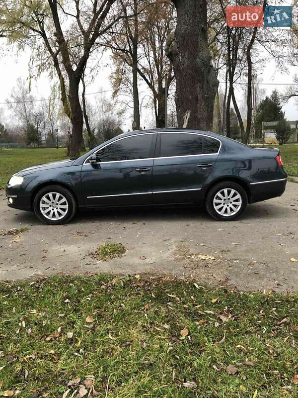 Седан Volkswagen Passat 2006 в Теофіполі