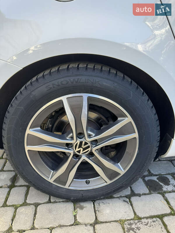 Универсал Volkswagen Passat 2013 в Ивано-Франковске