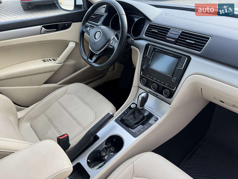 Седан Volkswagen Passat 2018 в Луцке фото 27 Седан Volkswagen Passat 2018 в Луцке