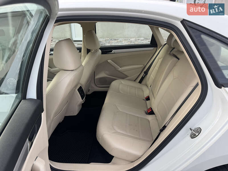 Седан Volkswagen Passat 2018 в Луцке фото 32 Седан Volkswagen Passat 2018 в Луцке