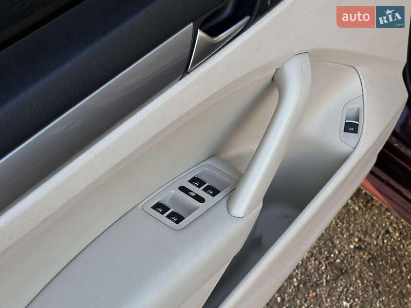 Седан Volkswagen Passat 2014 в Шептицькому фото 21 Седан Volkswagen Passat 2014 в Шептицькому