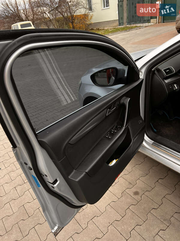 Универсал Volkswagen Passat 2013 в Харькове фото 16 Универсал Volkswagen Passat 2013 в Харькове