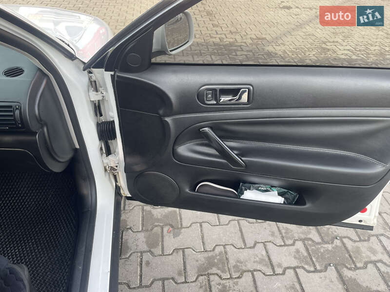 Седан Volkswagen Passat 1999 в Києві