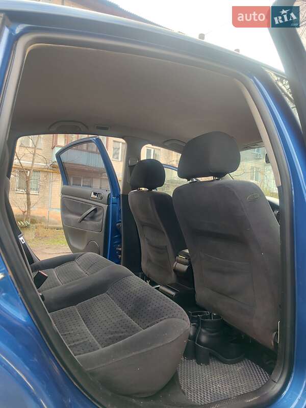 Седан Volkswagen Passat 1998 в Киеве