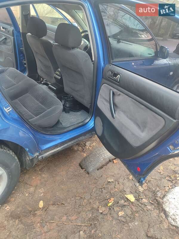 Седан Volkswagen Passat 1998 в Киеве