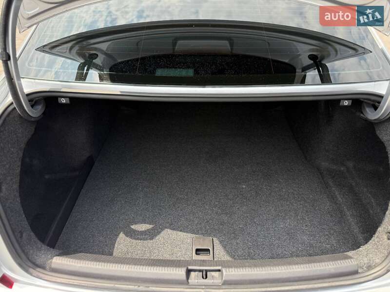 Седан Volkswagen Passat 2016 в Кривом Роге