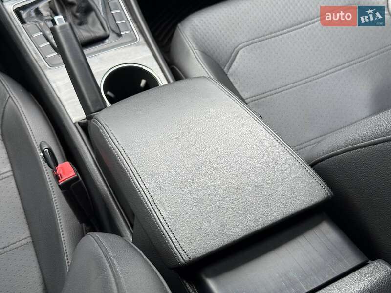 Седан Volkswagen Passat 2016 в Кривом Роге