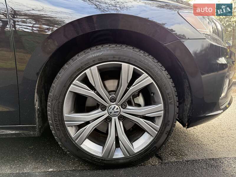 Седан Volkswagen Passat 2020 в Киеве