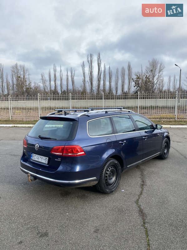 Универсал Volkswagen Passat 2012 в Киеве