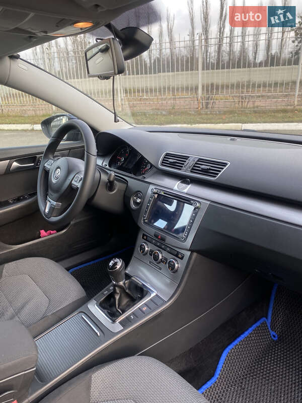 Универсал Volkswagen Passat 2012 в Киеве