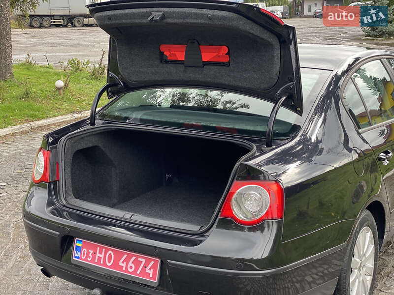 Седан Volkswagen Passat 2009 в Староконстантинове