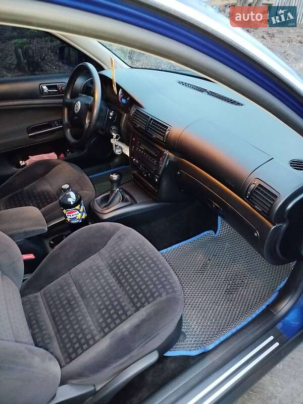 Универсал Volkswagen Passat 2003 в Житомире