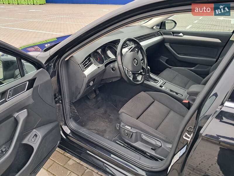 Универсал Volkswagen Passat 2018 в Нововолынске