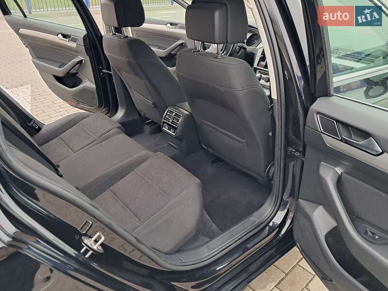 Универсал Volkswagen Passat 2018 в Нововолынске