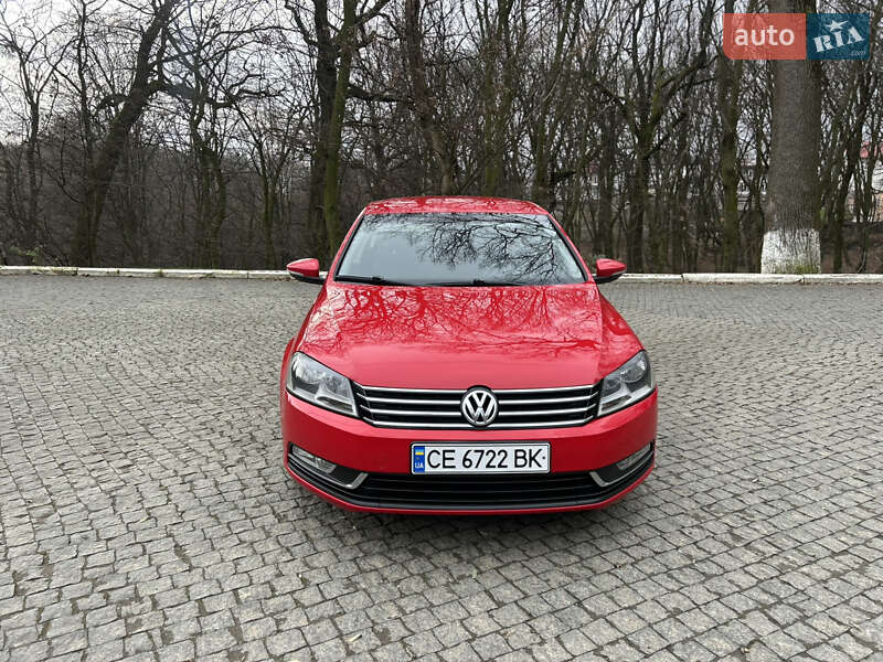 Седан Volkswagen Passat 2013 в Черновцах