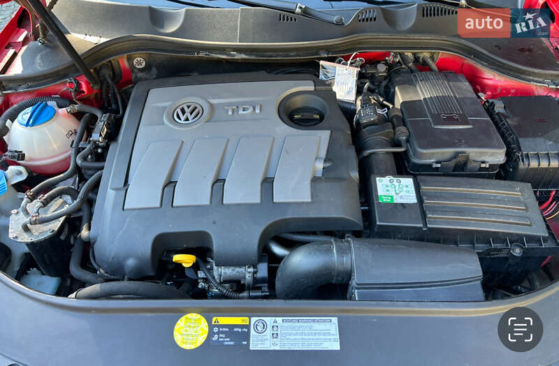 Седан Volkswagen Passat 2013 в Черновцах