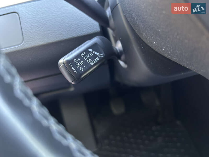 Седан Volkswagen Passat 2013 в Черновцах