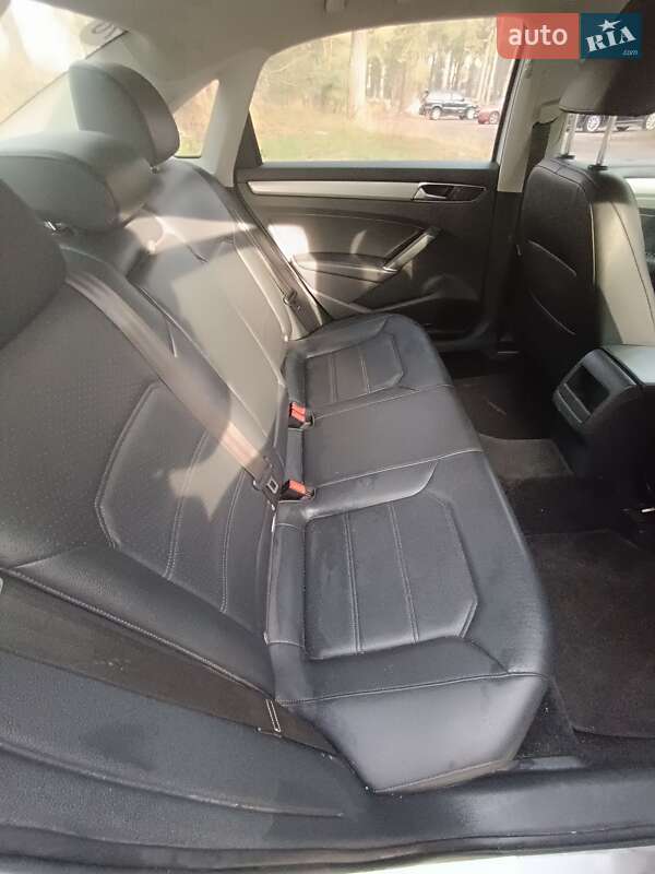 Седан Volkswagen Passat 2016 в Киеве