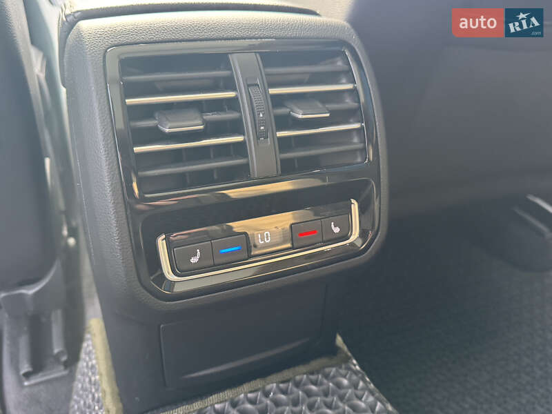 Универсал Volkswagen Passat 2018 в Софиевской Борщаговке фото 14 Универсал Volkswagen Passat 2018 в Софиевской Борщаговке