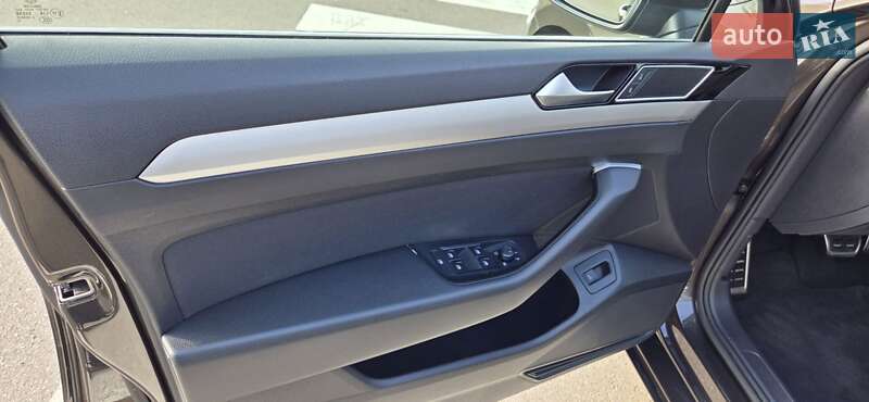 Седан Volkswagen Passat 2016 в Одессе