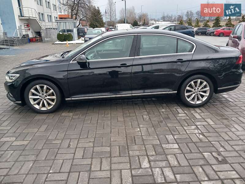 Седан Volkswagen Passat 2017 в Львове