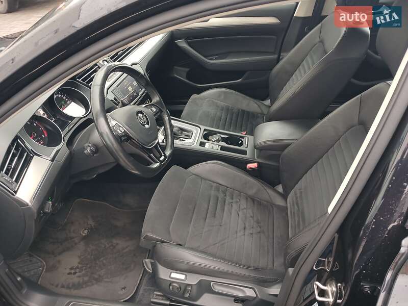 Седан Volkswagen Passat 2017 в Львове