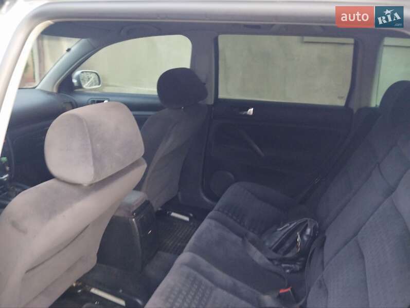 Універсал Volkswagen Passat 2002 в Тульчині