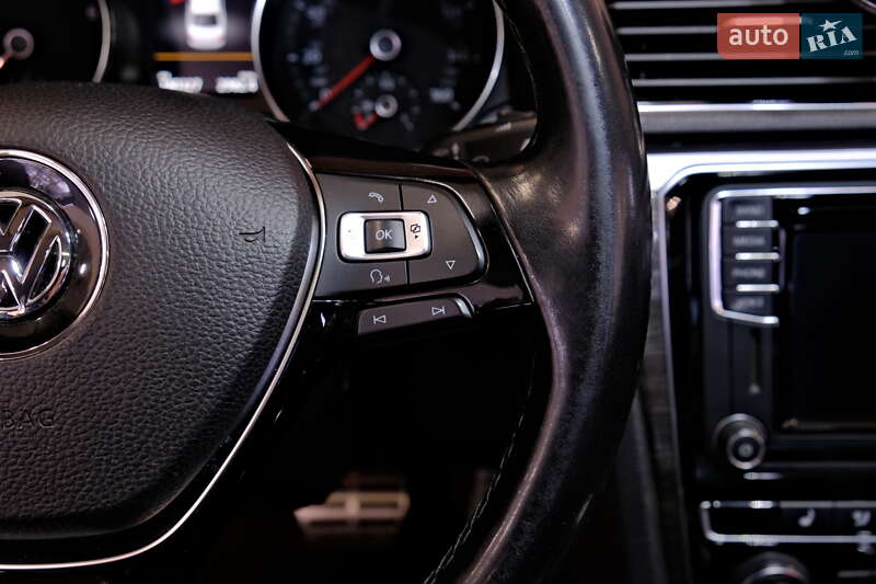 Седан Volkswagen Passat 2017 в Одесі