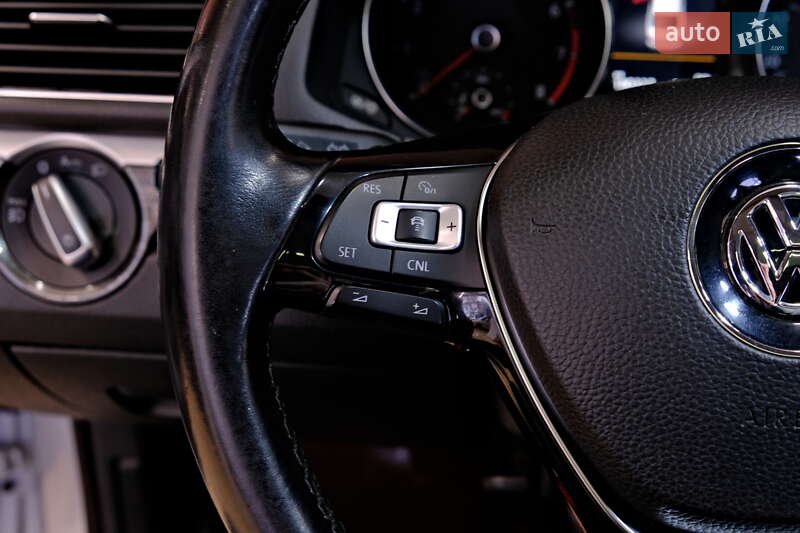 Седан Volkswagen Passat 2017 в Одесі