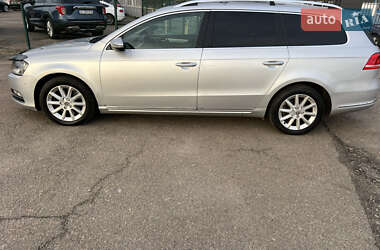 Універсал Volkswagen Passat 2011 в Києві