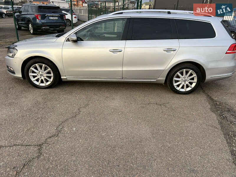 Универсал Volkswagen Passat 2011 в Киеве