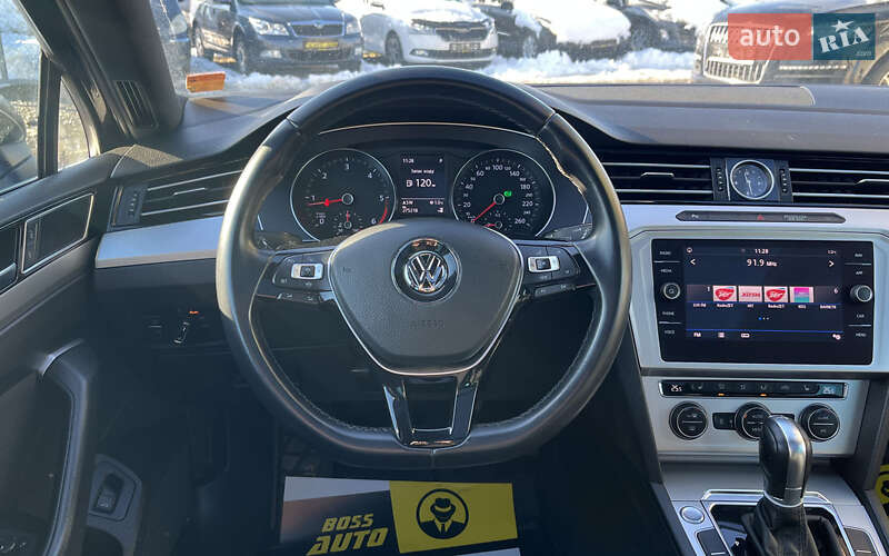 Универсал Volkswagen Passat 2019 в Стрые