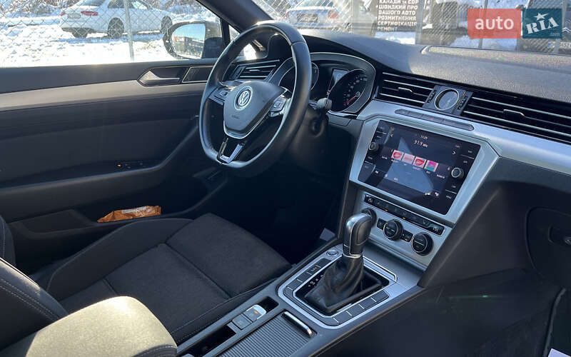 Универсал Volkswagen Passat 2019 в Стрые